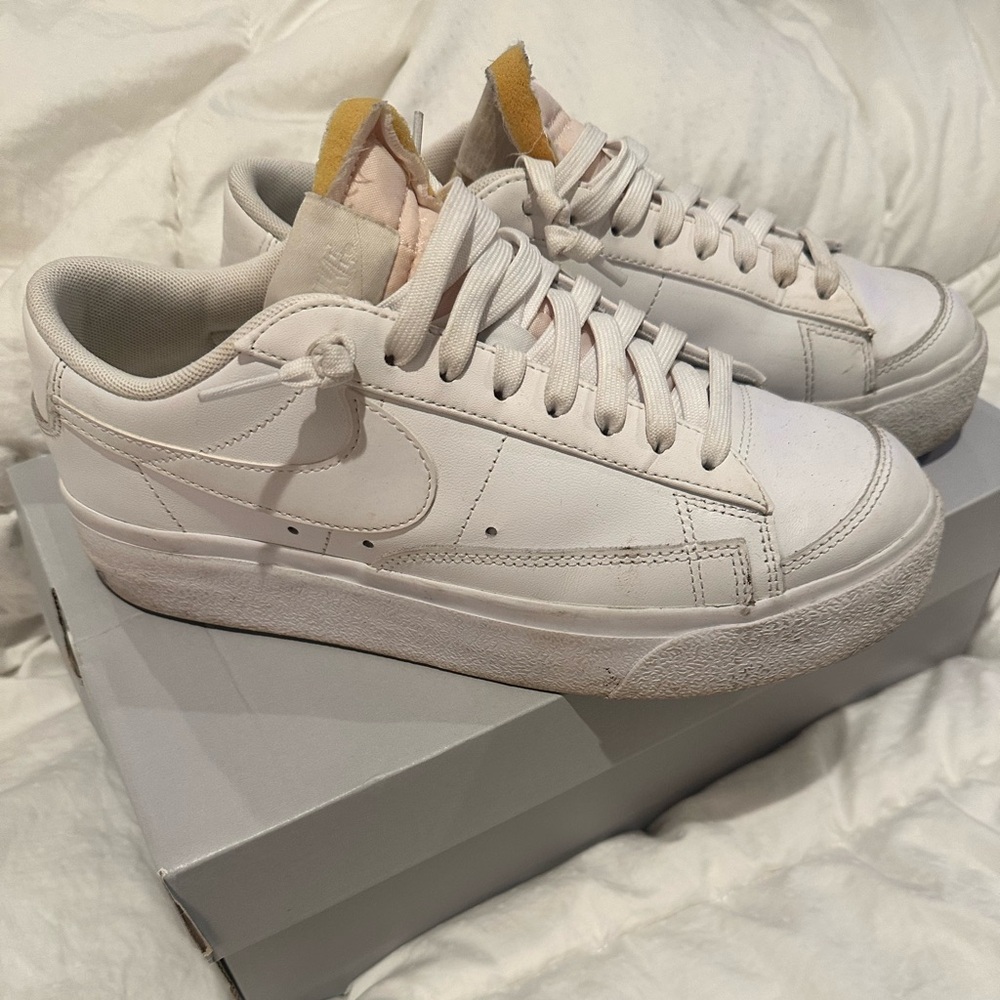 Nike Blazer Low ‘77 Next Nature White Leather Sneakers Women’s 8.5 DJ0292-100